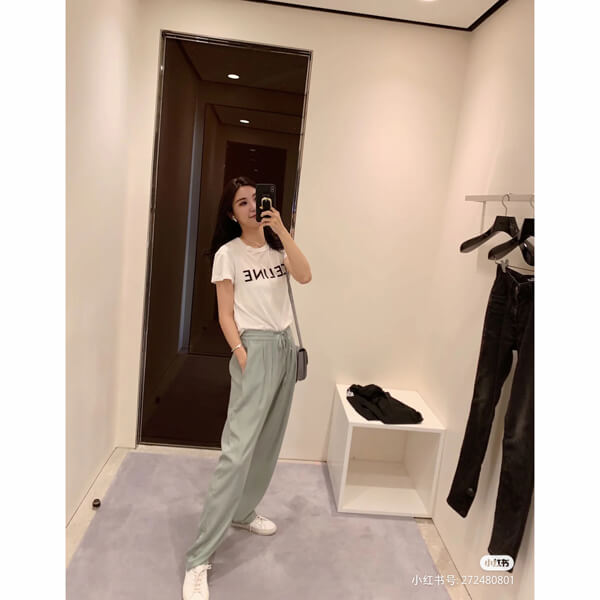 セリーヌ tシャツ 偽物 フロントロゴ 2X314916G38AW