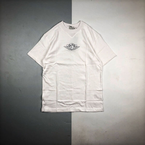 ナイキ ディオール コラボ偽物 tシャツ ディオール & Air Jordan 2021ss