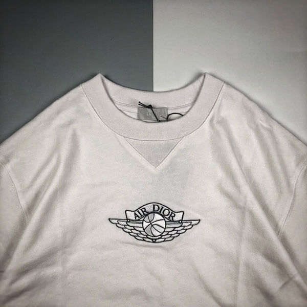 ナイキ ディオール コラボ偽物 tシャツ ディオール & Air Jordan 2021ss