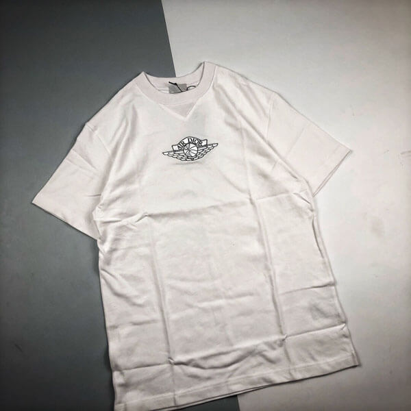 ナイキ ディオール コラボ偽物 tシャツ ディオール & Air Jordan 2021ss