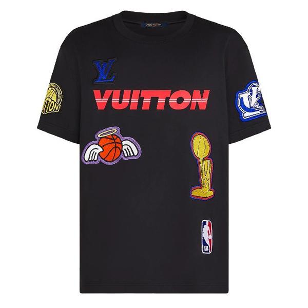 21AW ルイヴィトン NBAコラボ 遊び心満載 マルチロゴ Tシャツ偽物1A8XEB