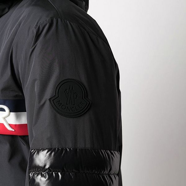 モンクレール OLARGUES ライトダウンジャケット偽物