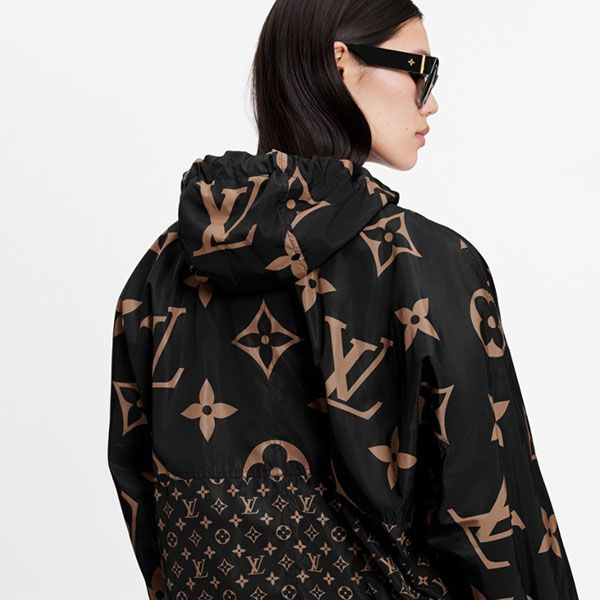 肌触り最高な★ルイヴィトン パーカー コピー ナイロン ミックスモノグラム フーデッドパーカ 1A934P