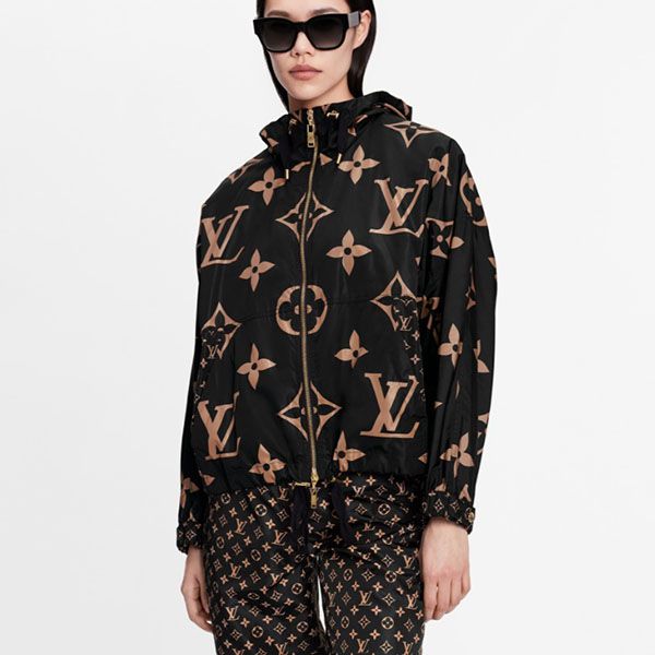 肌触り最高な★ルイヴィトン パーカー コピー ナイロン ミックスモノグラム フーデッドパーカ 1A934P