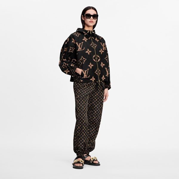 肌触り最高な★ルイヴィトン パーカー コピー ナイロン ミックスモノグラム フーデッドパーカ 1A934P