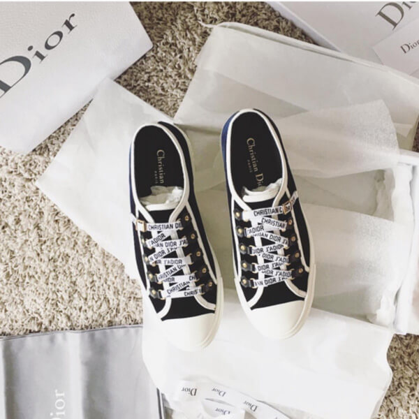 【国内発送】大人気ディオールロゴレースアップスニーカー 2色 KCK177CVA_S12X