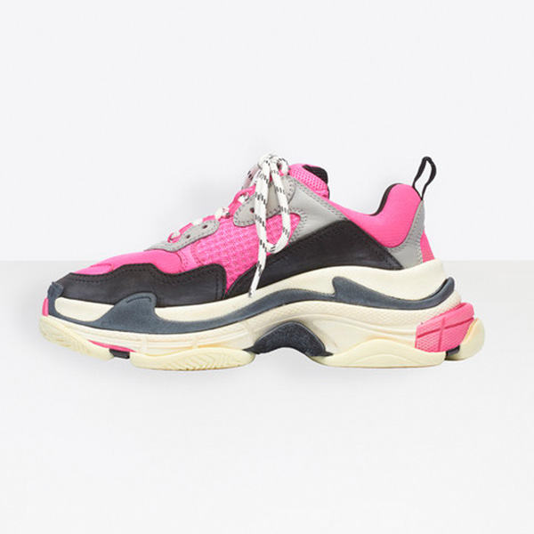 ファッショントレンド时尚潮流 バレンシアガ スーパーコピーNEW Triple S トリプルS スニーカー