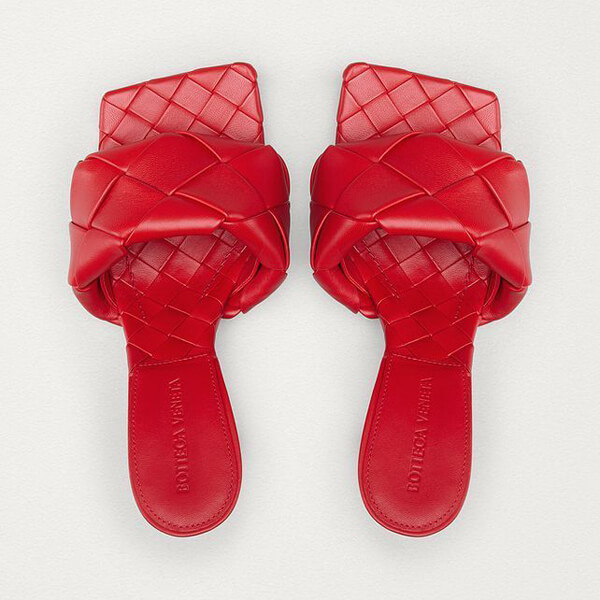 2020新作 ボッテガヴェネタ サンダル 偽物 多数雑誌掲載!話題のBVリドサンダルパデッドサンダル 608854VBSS01000