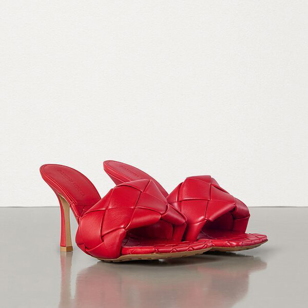 2020新作 ボッテガヴェネタ サンダル 偽物 多数雑誌掲載!話題のBVリドサンダルパデッドサンダル 608854VBSS01000