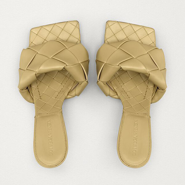 2020新作 ボッテガヴェネタ サンダル 偽物 多数雑誌掲載!話題のBVリドサンダルパデッドサンダル 608854VBSS01000