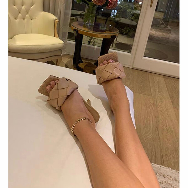 2020新作 ボッテガヴェネタ サンダル 偽物 多数雑誌掲載!話題のBVリドサンダルパデッドサンダル 608854VBSS01000