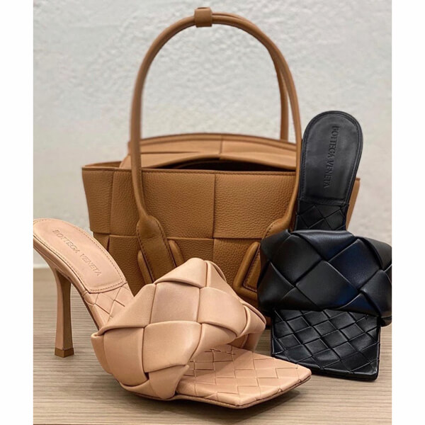 2020新作 ボッテガヴェネタ サンダル 偽物 多数雑誌掲載!話題のBVリドサンダルパデッドサンダル 608854VBSS01000