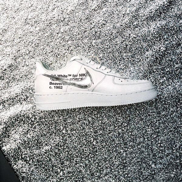 オフホワイト スニーカー 偽物 ナイキ コラボ ナイキ AIR FORCE 1 × OFF-WHITE☆エアフォース1 Complexcon限定 エア フォース