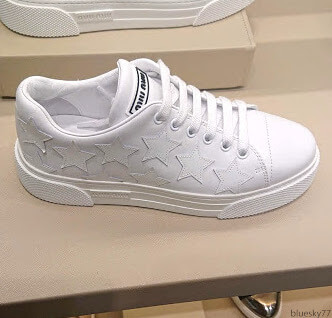 ミュウミュウ スニーカー コピーレザースニーカーシルバーラミネートレザーとグリッター星