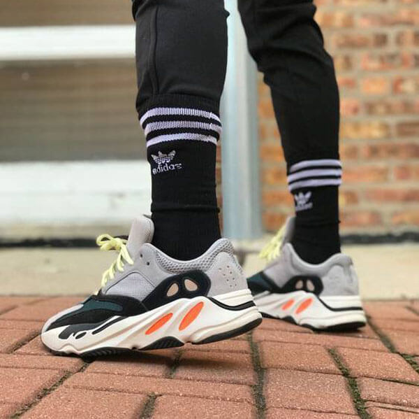 アディダス Yeezy 偽物 Boost 700 Wave Runner イージー ウェーブランナー B75571