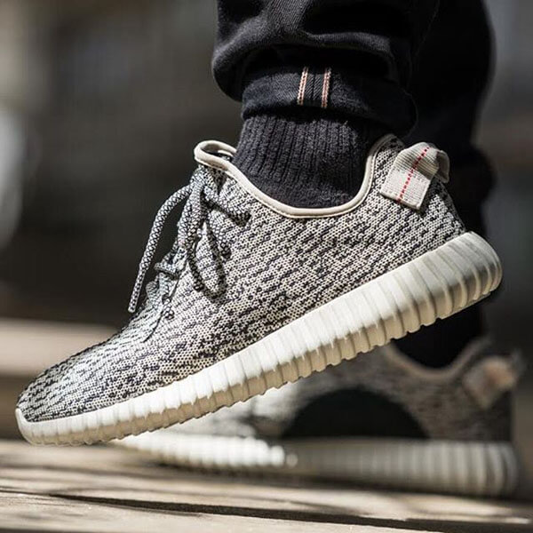 イージー ブースト 350 偽物 アディダス Yeezy Turtledove AQ4832