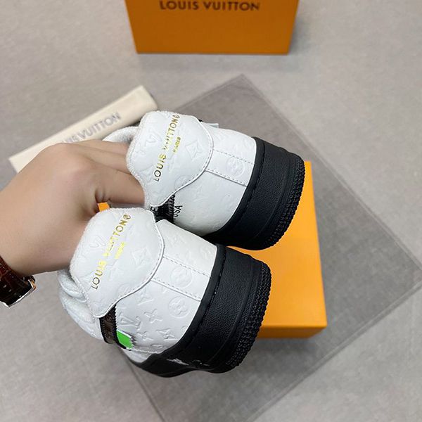 ルイヴィトン ナイキ 偽物 モノグラム エアフォース1 コラボスニーカー ブラックxホワイト