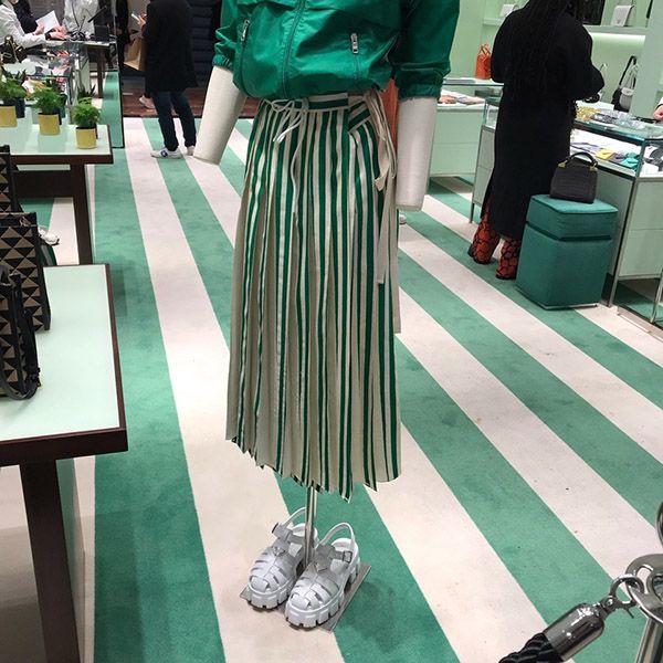 入手困難!【プラダ サンダル コピー】厚底モノリスフォームラバーサンダル 7色