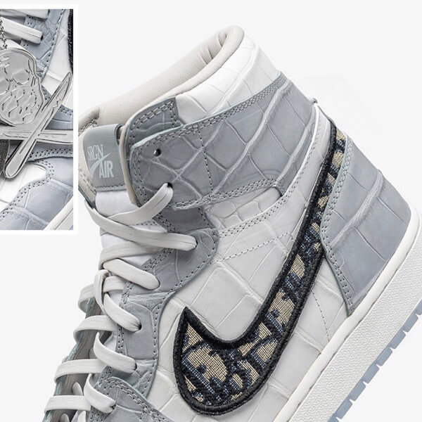 ナイキ モア アップ テンポ 本物 AJ1 LUX SRGN HIGH かなり希少