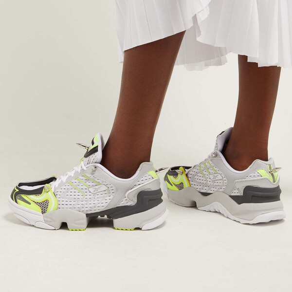  VETEMENTS X Reebok Spike Runner 400 スーパーコピー