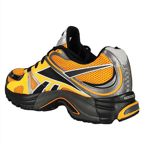 限定セール☆VETEMENTS☆SPIKE RUNNER 200 メンズスニーカーUAH20RE1