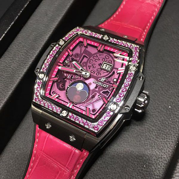 ウブロ スーパーコピー スピリット オブ ビッグバン ムーンフェイズ チタニウム ピンク 647.NX.7371.LR.1233