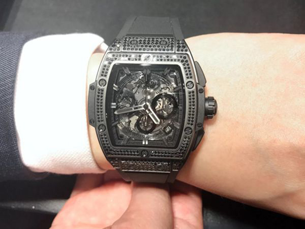 ウブロ スーパーコピー スピリット オブ ビッグバン オールブラック パヴェ 641.CI.0110.RX.1700