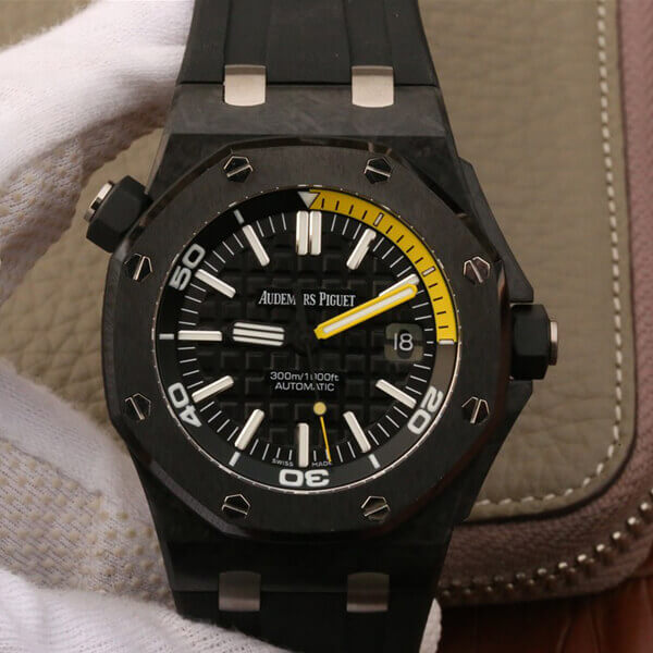 オーデマピゲ ロイヤルオークオフショア スーパーコピーダイバー フォージドカーボン 15706AU.OO.A002CA.01