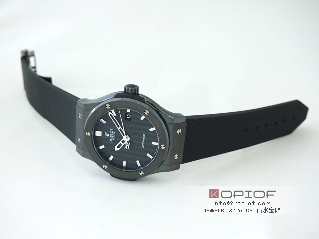 ウブロ クラシックスーパーコピークラシックフュージョン ブラックマジック 542.CM.1770.RX ラバーベルト ブラックカーボン